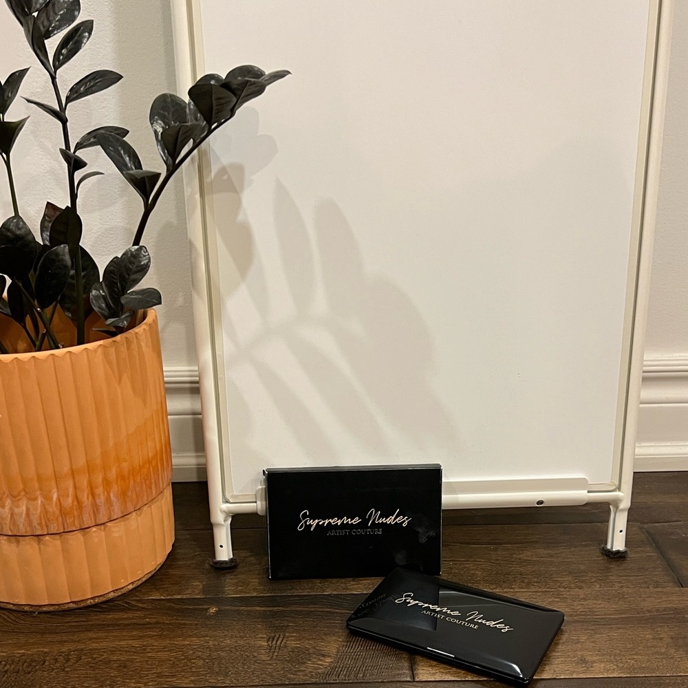 Artist Couture Supreme Nudes Eyeshadow Palette